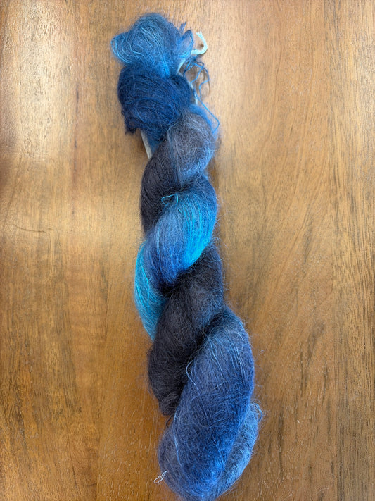 Urth Yarn Bonmoher